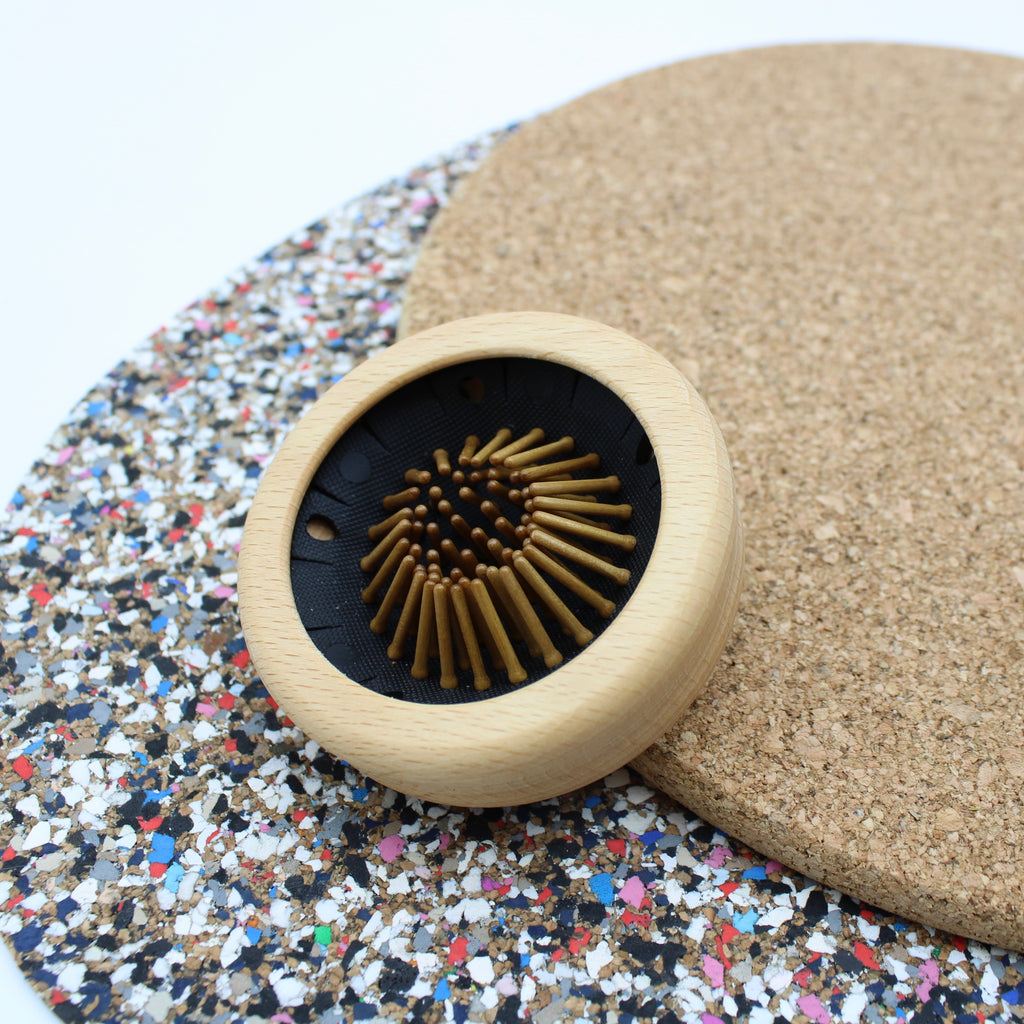 Pop-up Hairbrush