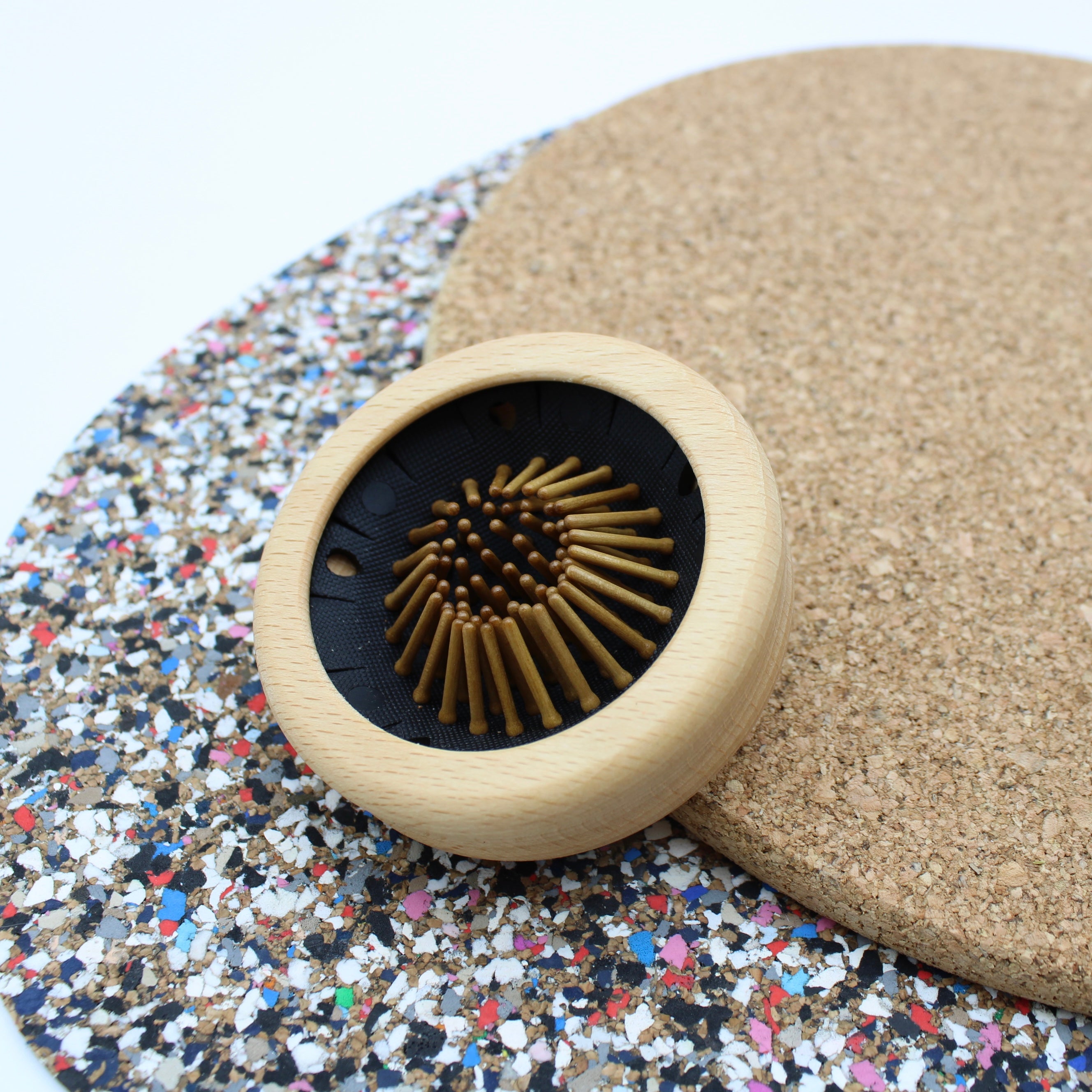 Pop-up Hairbrush