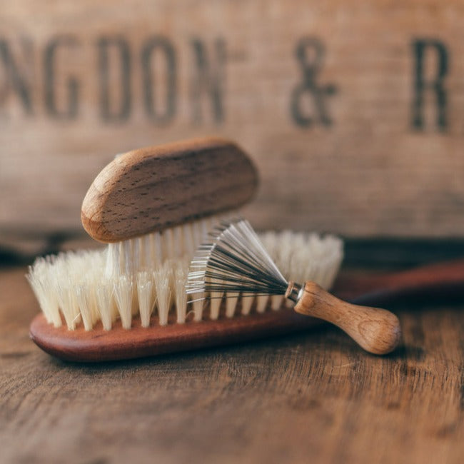 Comb and brush cleaner