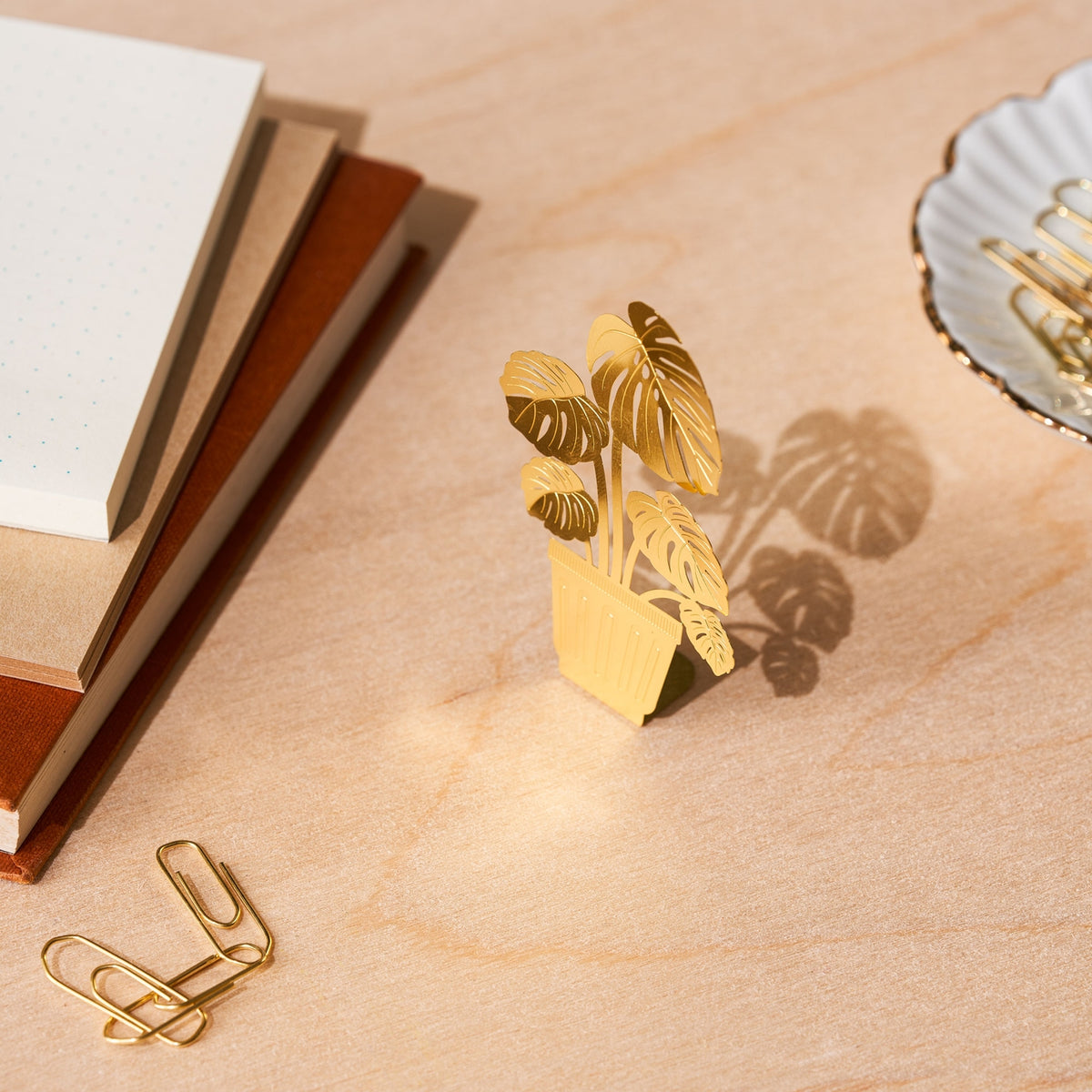 Tiny Plant Monstera - Brass Decoration